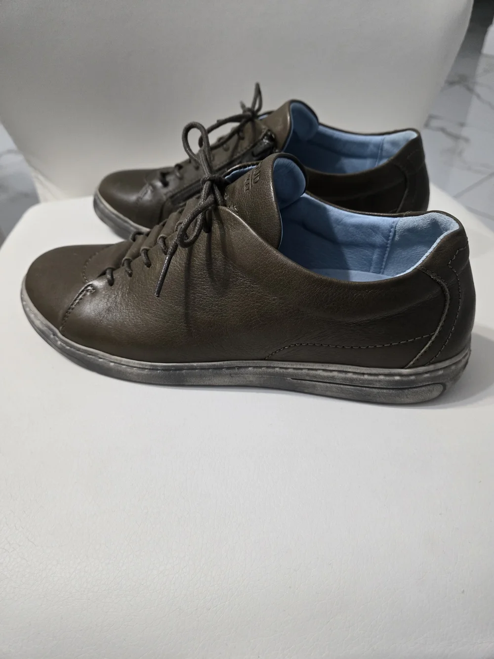 Cloud Olive Leather Casual Sneaker Unisex Size 40